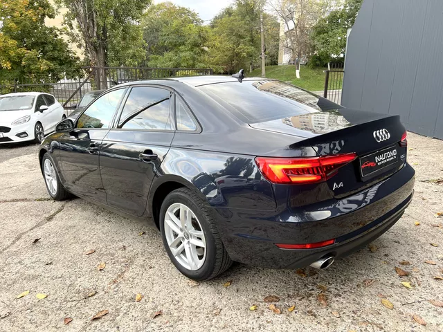 Audi A4 2017 — 2
