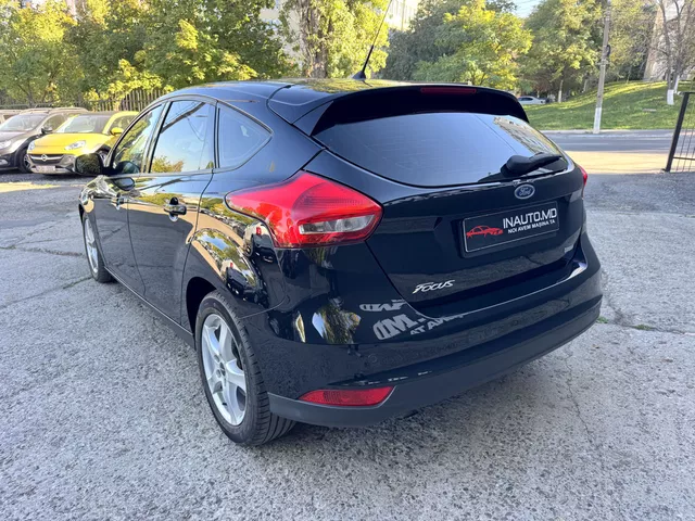 Ford Focus 2016 — 2