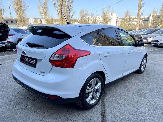 Ford Focus 2012 — 3