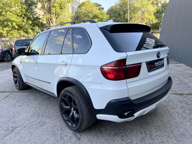 BMW X5 2009 — 2