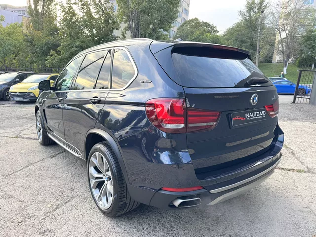 BMW X5 2017 — 2
