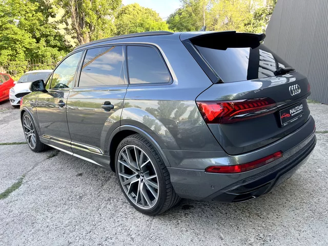 Audi Q7 2020 — 2