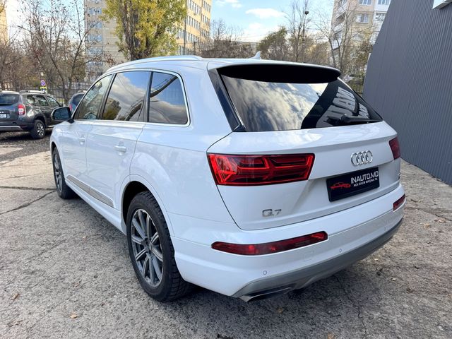 Audi Q7 2017 — 2