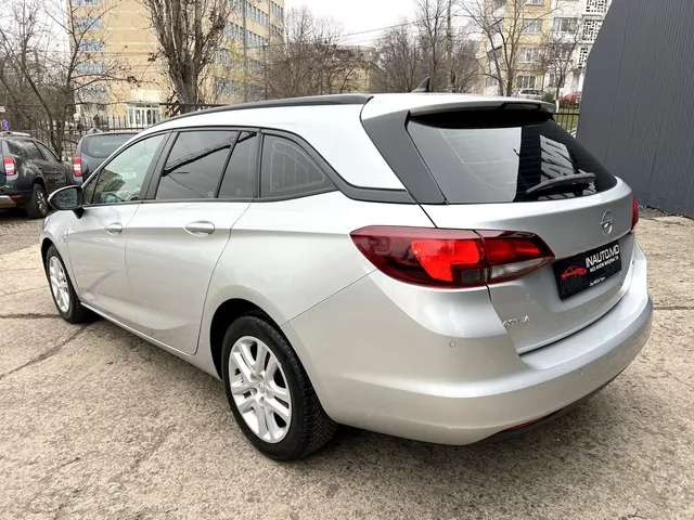 Opel Astra 2017 — 2