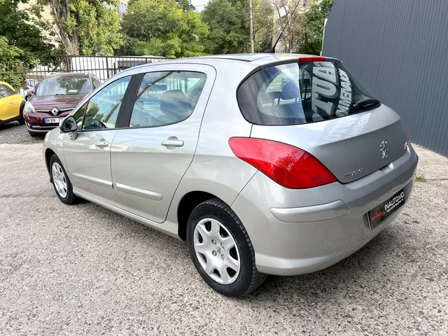 Peugeot 308 2010 — 2