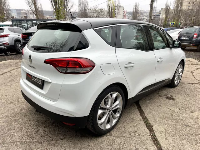 Renault Scenic 2017 — 3