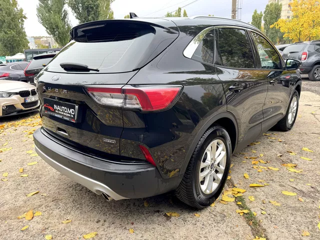 Ford Kuga 2021 — 3