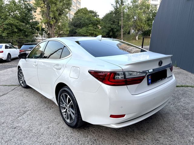 Lexus ES Series 2015 — 2