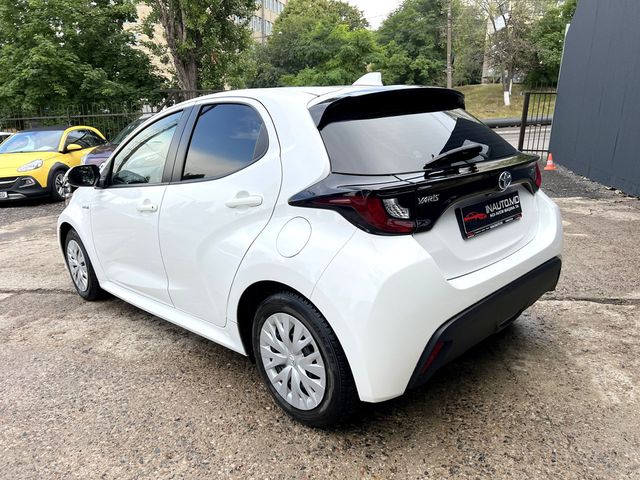 Toyota Yaris 2021 — 2