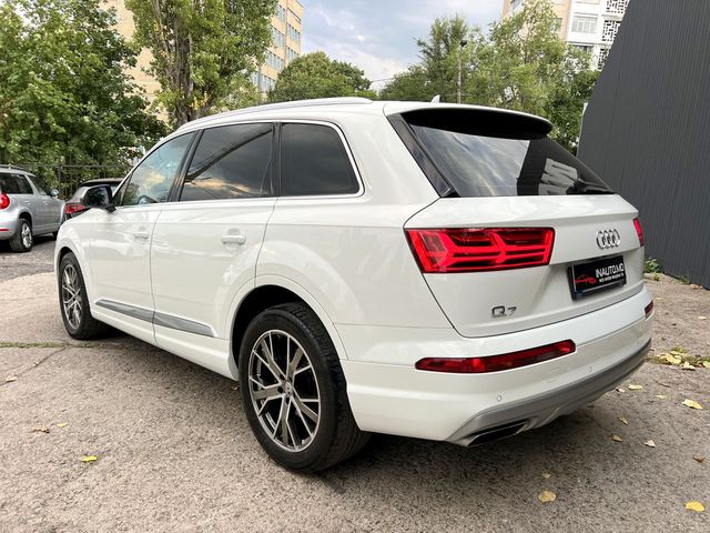Audi Q7 2016 — 2