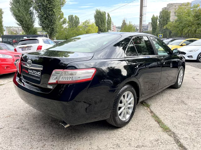 Toyota Camry 2010 — 3
