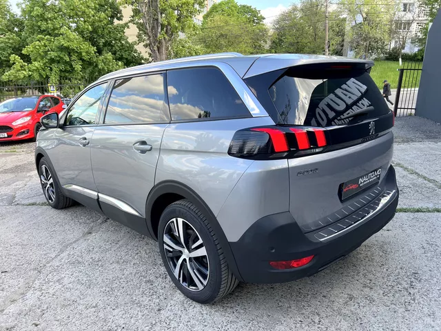 Peugeot 5008 2020 — 2