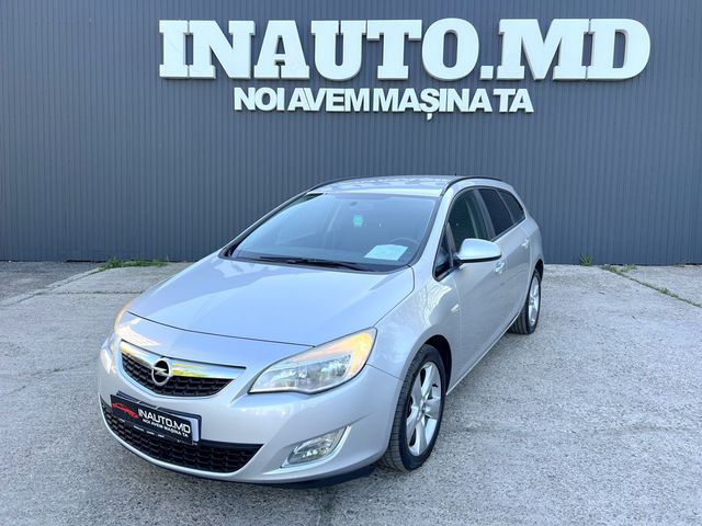 Opel Astra 2012