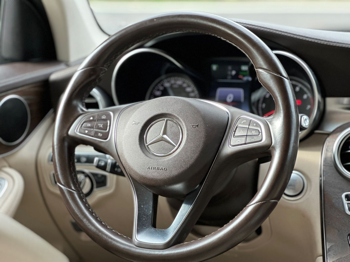 Mercedes GLC