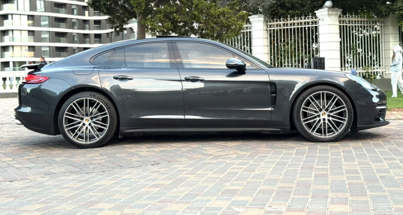 Porsche Panamera an. 2018 cu rulaj 63000 km, Benzină, 33700 €