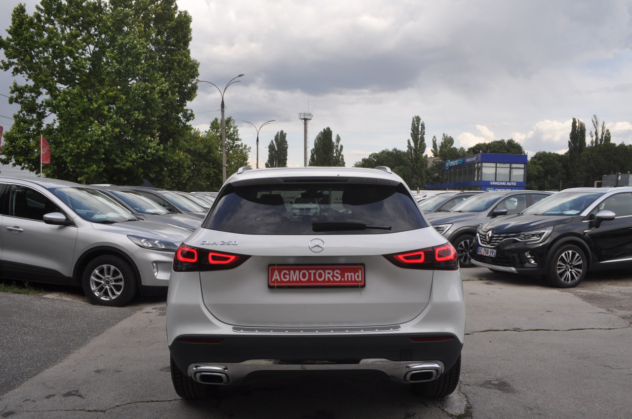 Mercedes GLA