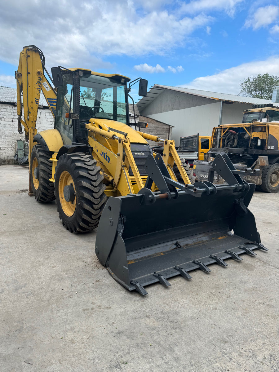Buldoexcavator Komatsu WB97S