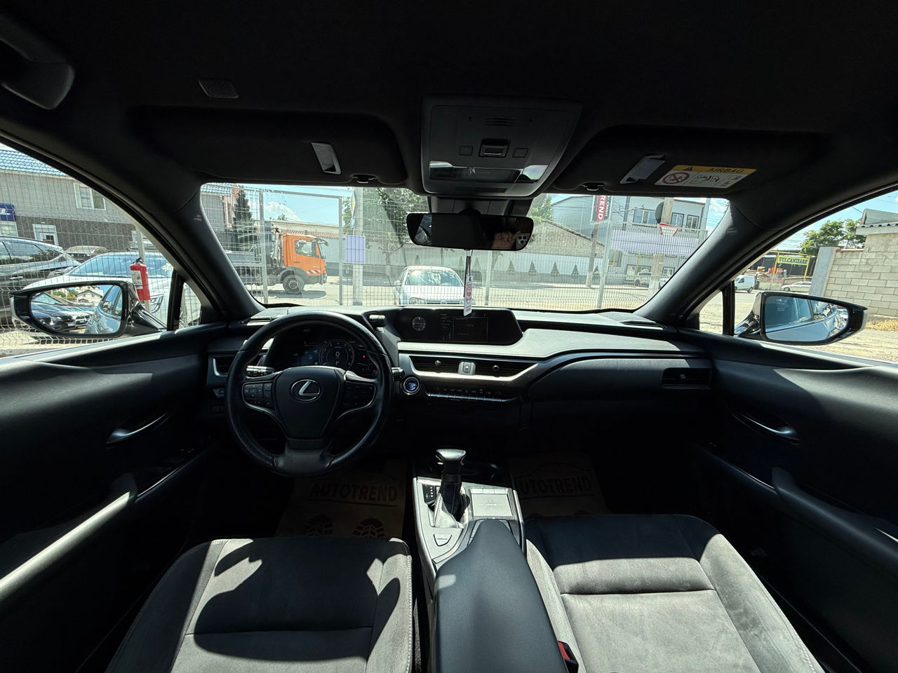 Lexus UX