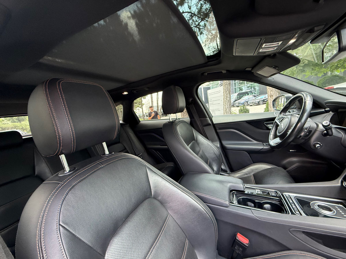 Jaguar F-PACE