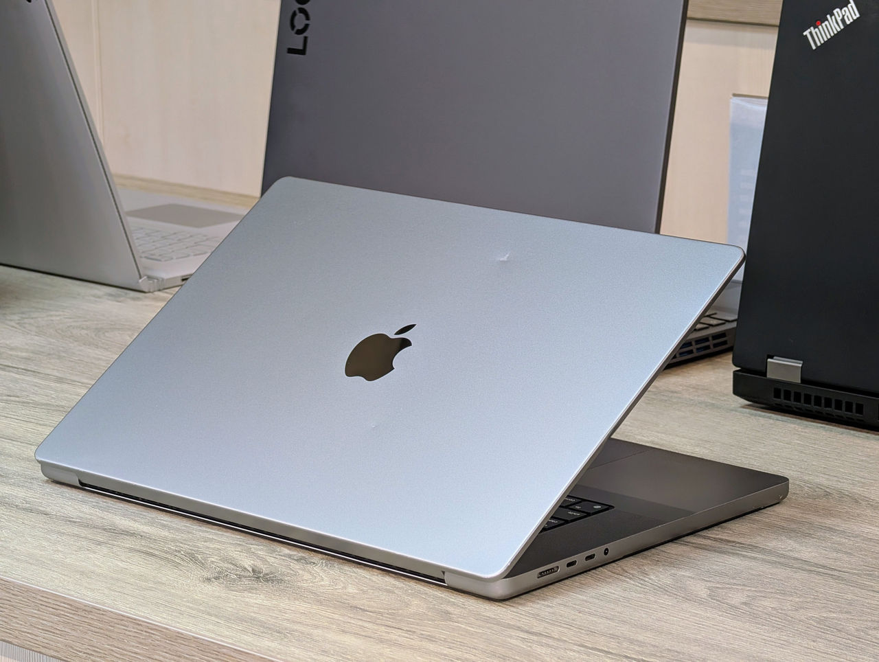 Apple MacBook Pro 16