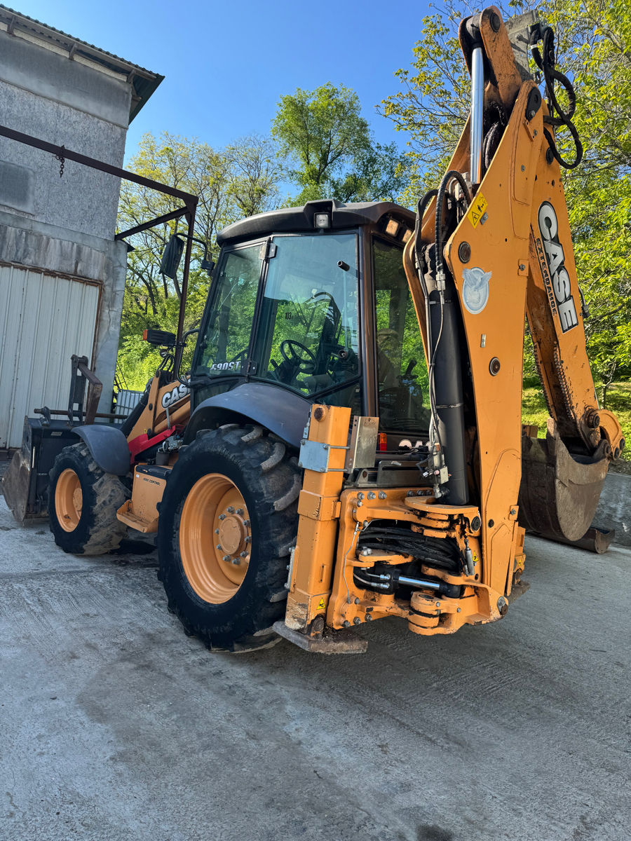 Buldoexcavator Case 590ST