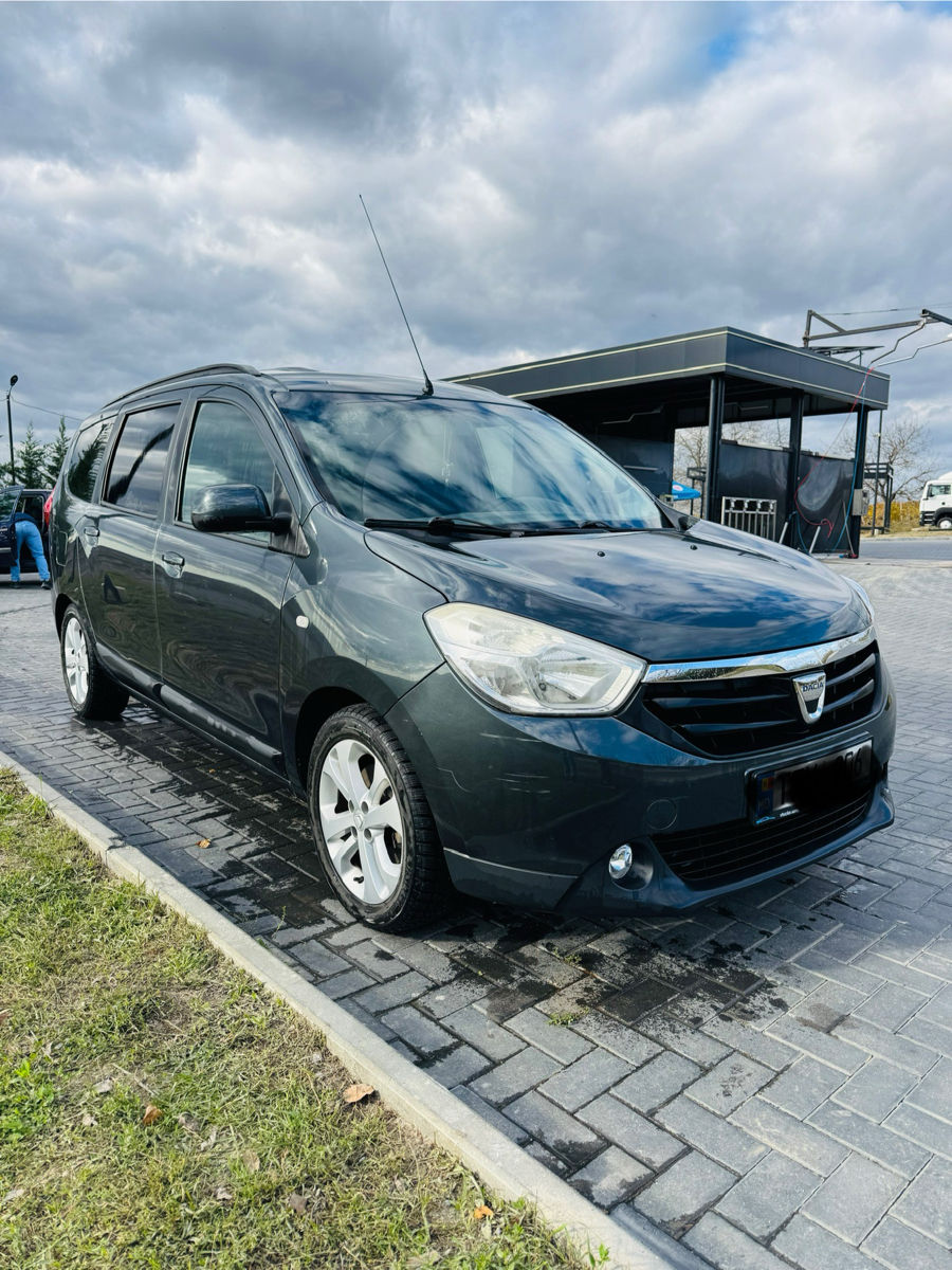 Dacia Lodgy 2012 г. с пробегом 199777 км, Дизель, 4550 €