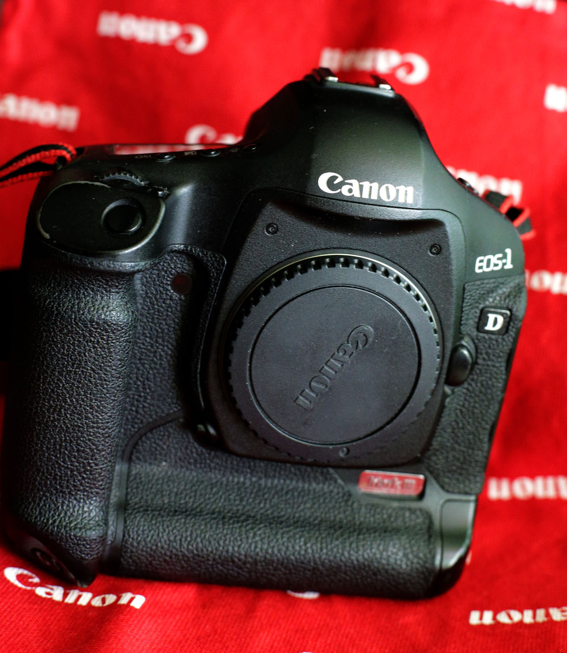 Prodam Canon 1D Mark lll