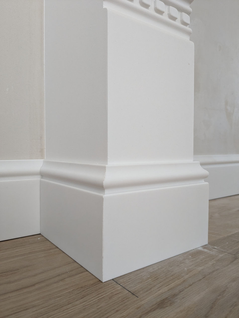 Instalare plintă MDF/Poliuretan și parchet laminat / монтаж плинтусов установка ламинатa foto 4