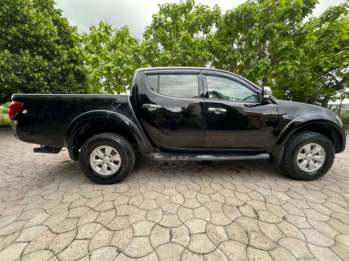 Mitsubishi L200 foto 6