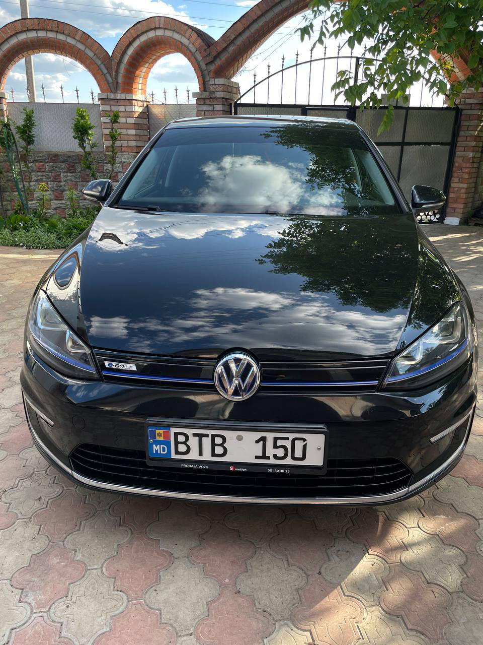 Volkswagen Golf 2015 г. с пробегом 160000 км, Электричество, 8500 €