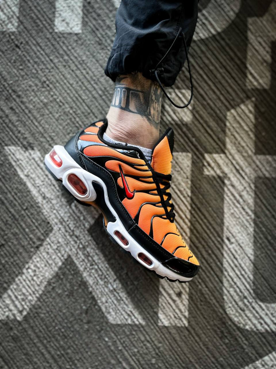 Air max tn orange best sale