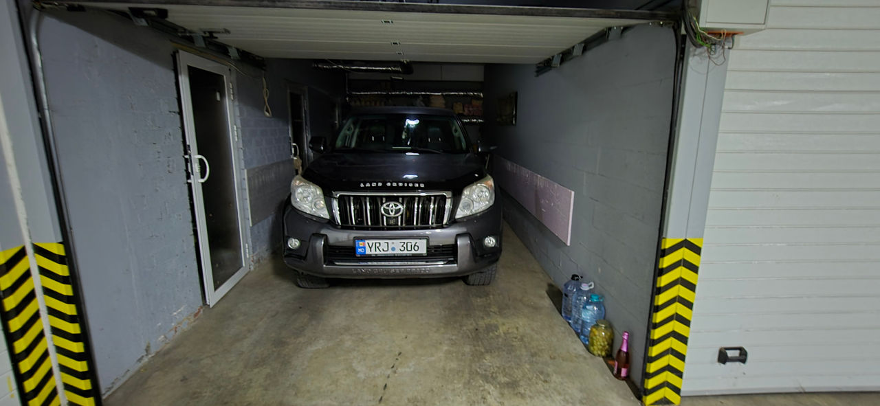 Toyota Land Cruiser Prado фото 8