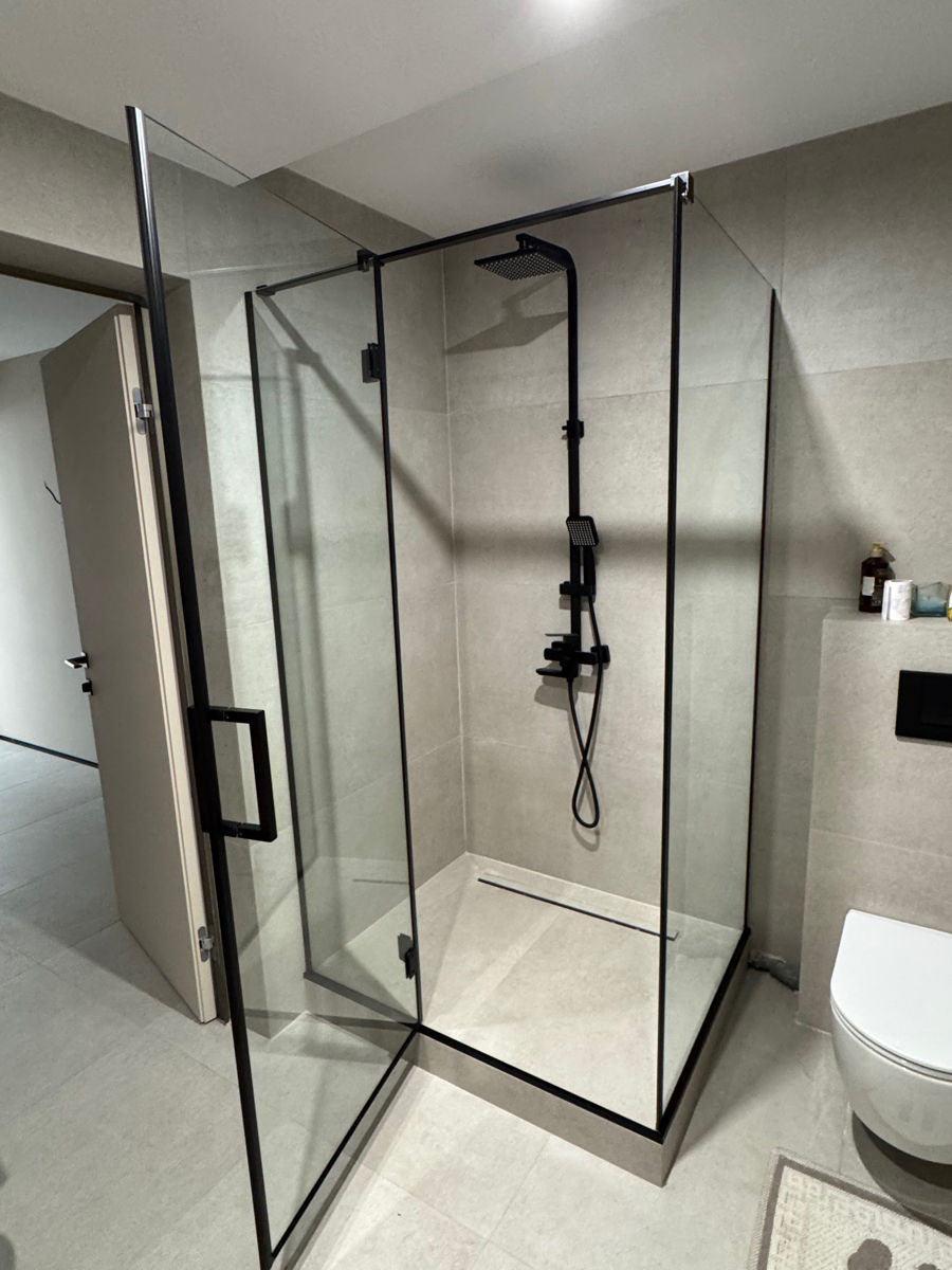 Стеклянные душевые кабины, перегородки, ограждения. фото 6