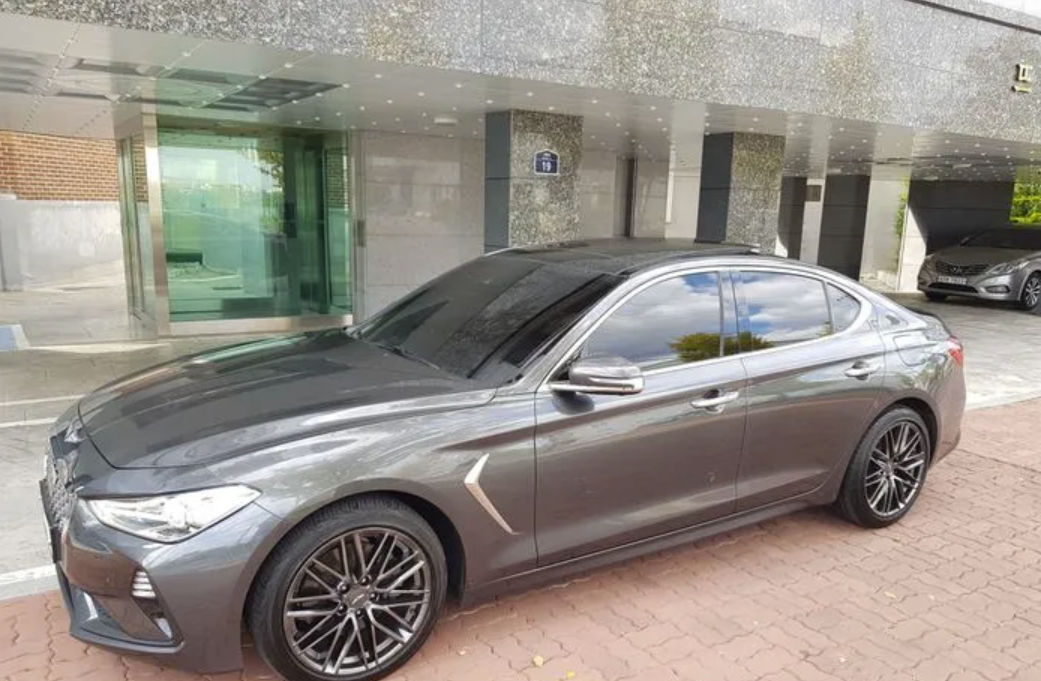 Genesis G70 foto 0