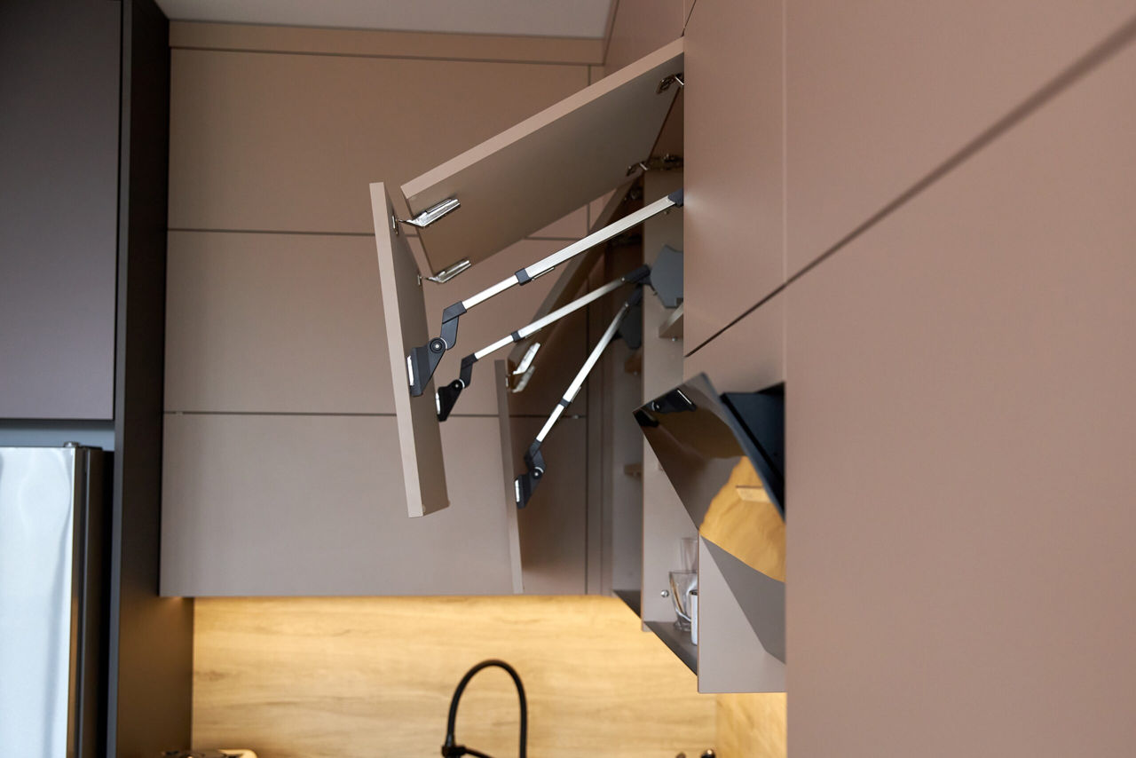 Bucatarie minimalista in forma de "U" foto 4