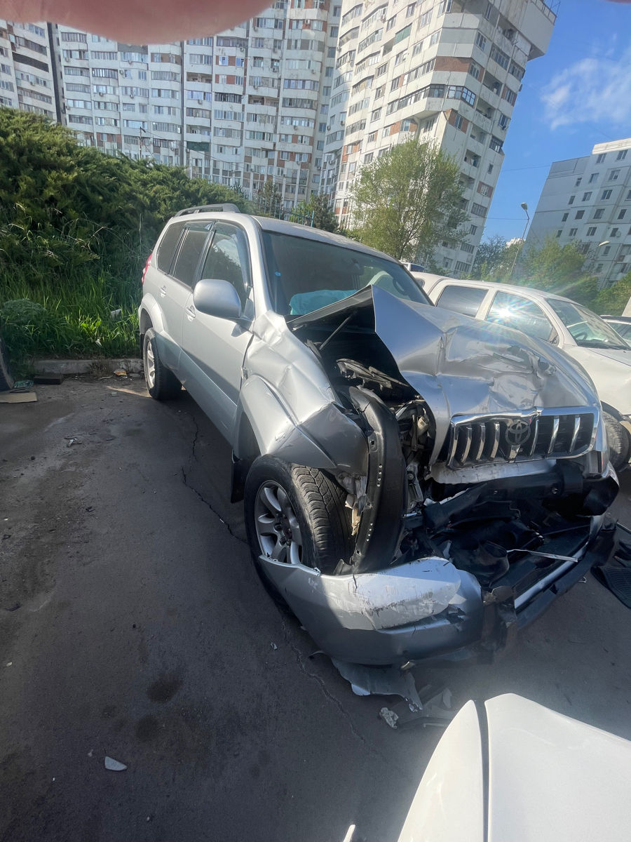 Toyota Land Cruiser Prado foto 2