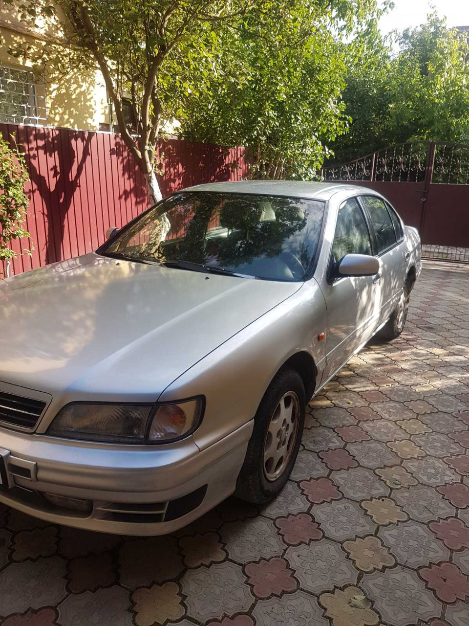 Nissan Maxima foto 0