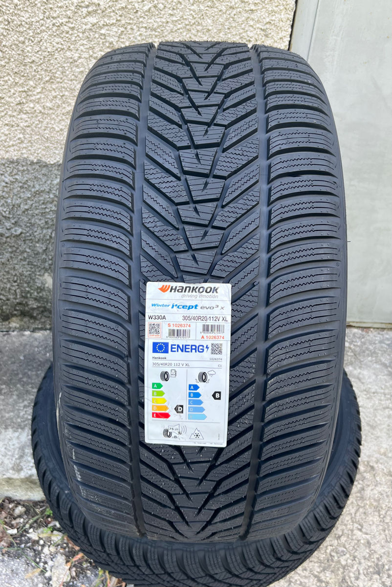 305/40 R20 Hankook Icept Evo3/ Доставка, livrare toata Moldova foto 0