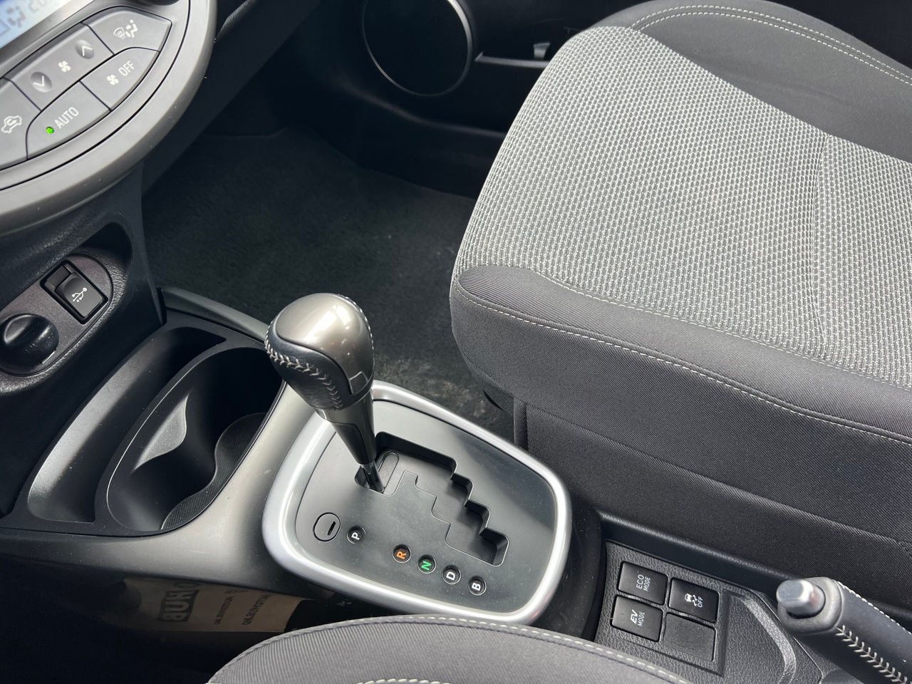 Toyota Yaris foto 15