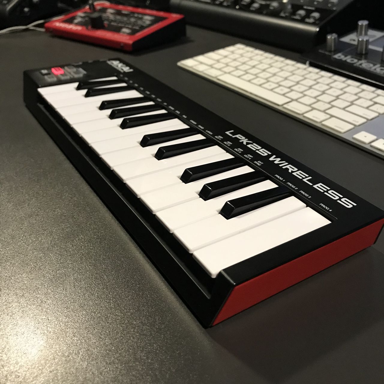 Akai LPK25 wireless (bluetooth/USB)