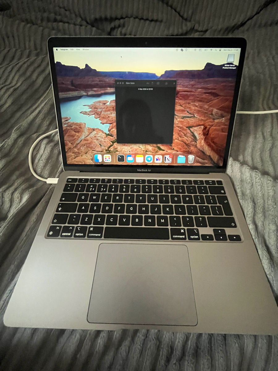 MacBook Air M1 16/512