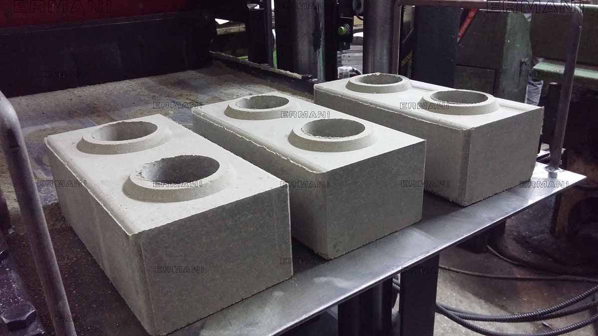 Бизнес производство ЛЕГО кирпича и других строительных изделий. ERMANI hiper-100AT фото 4