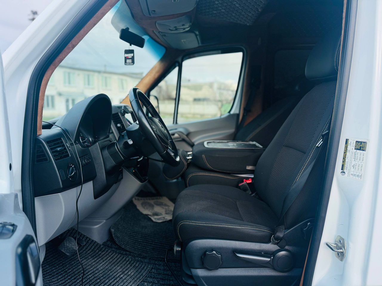Mercedes Sprinter 319 7 Loc an. 2014 cu rulaj, Diesel, 24499