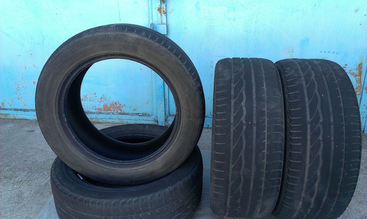 Купить шины 205 55r16. Резина 205/55 r16 Bridgestone. 205 55 16 Bridgestone Turanza er300 летние шины бу. Туранза фото. Авторынок Кама Челны Набережные наити шины 205 55 16.