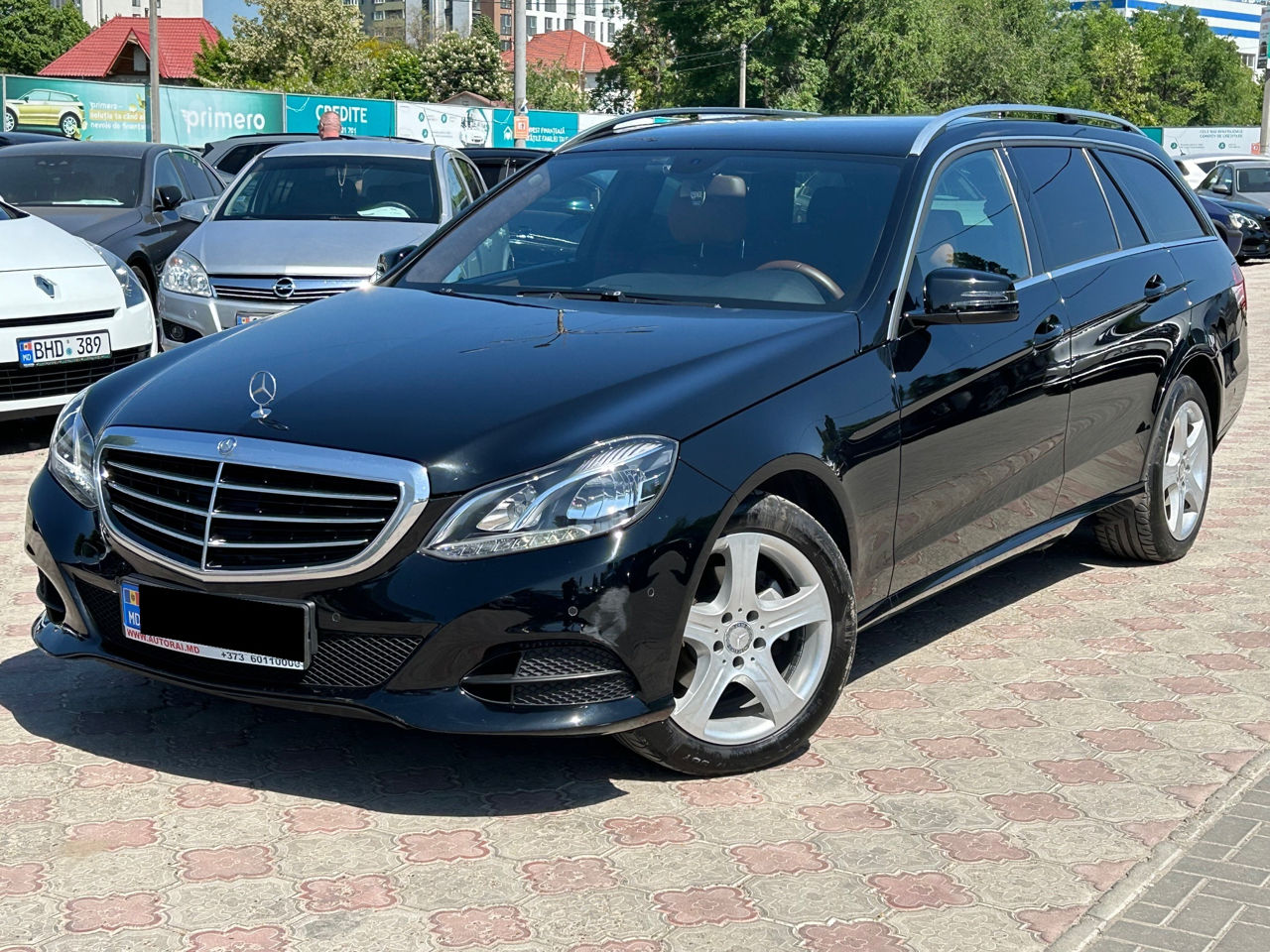 Mercedes E-Class foto 0