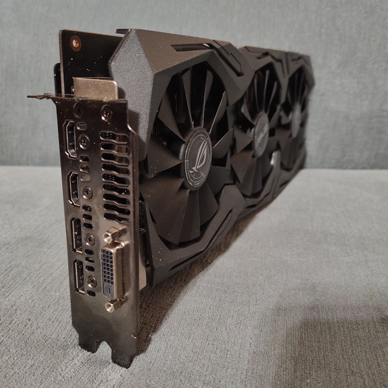 GTX1070 TI 8GB, RX580 8GB, RX480 4-8GB, GTX1060 6GB foto 4