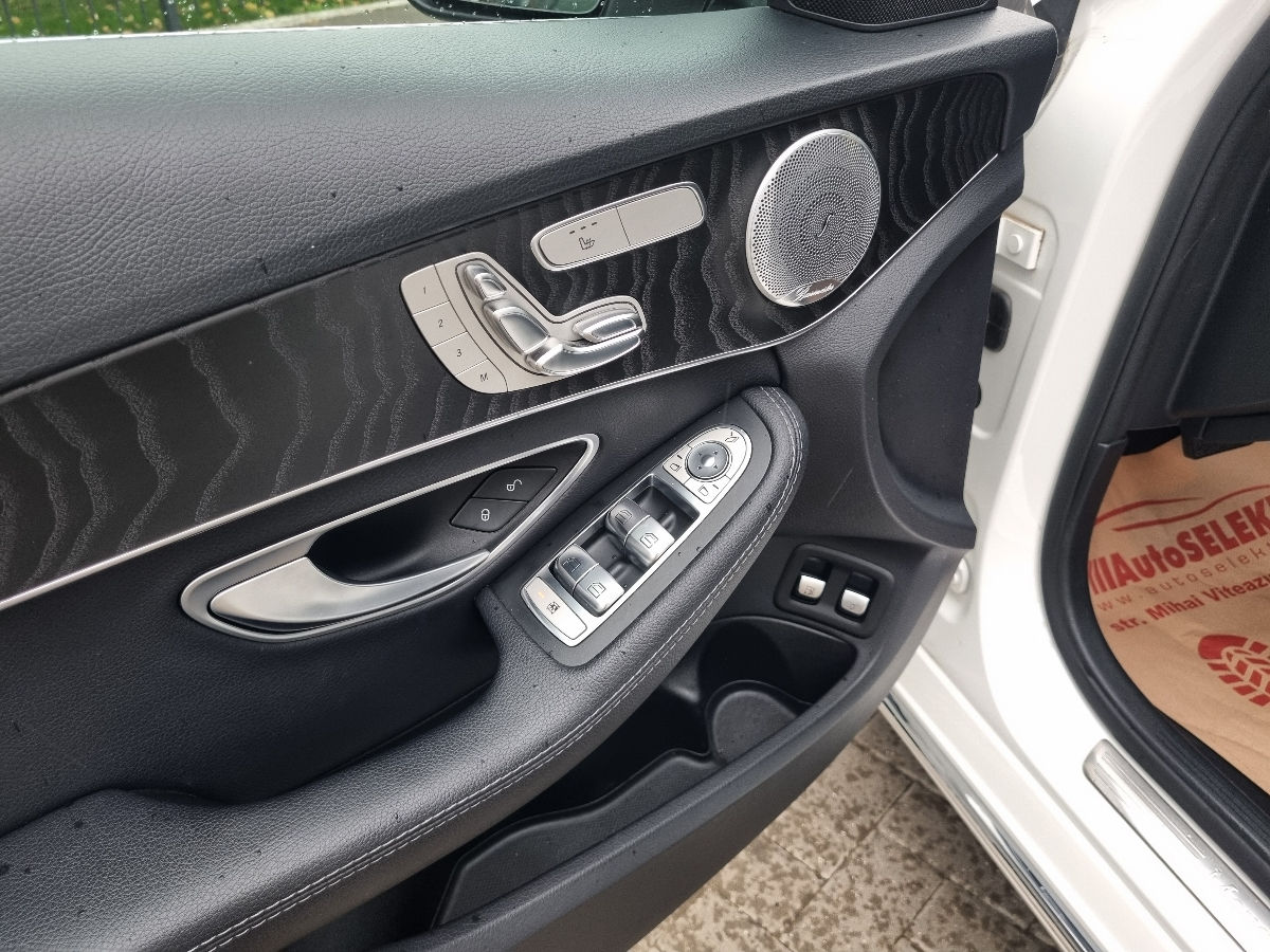 Mercedes C-Class 2017 photo 12
