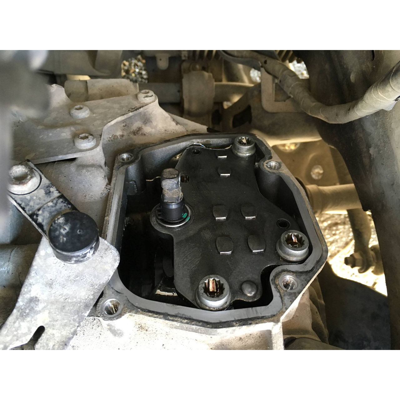 Замена масла в DSG-коробке - DSG 6, DSG 7, S-Tronic - сервисное СТО в г. Бельцы фото 1