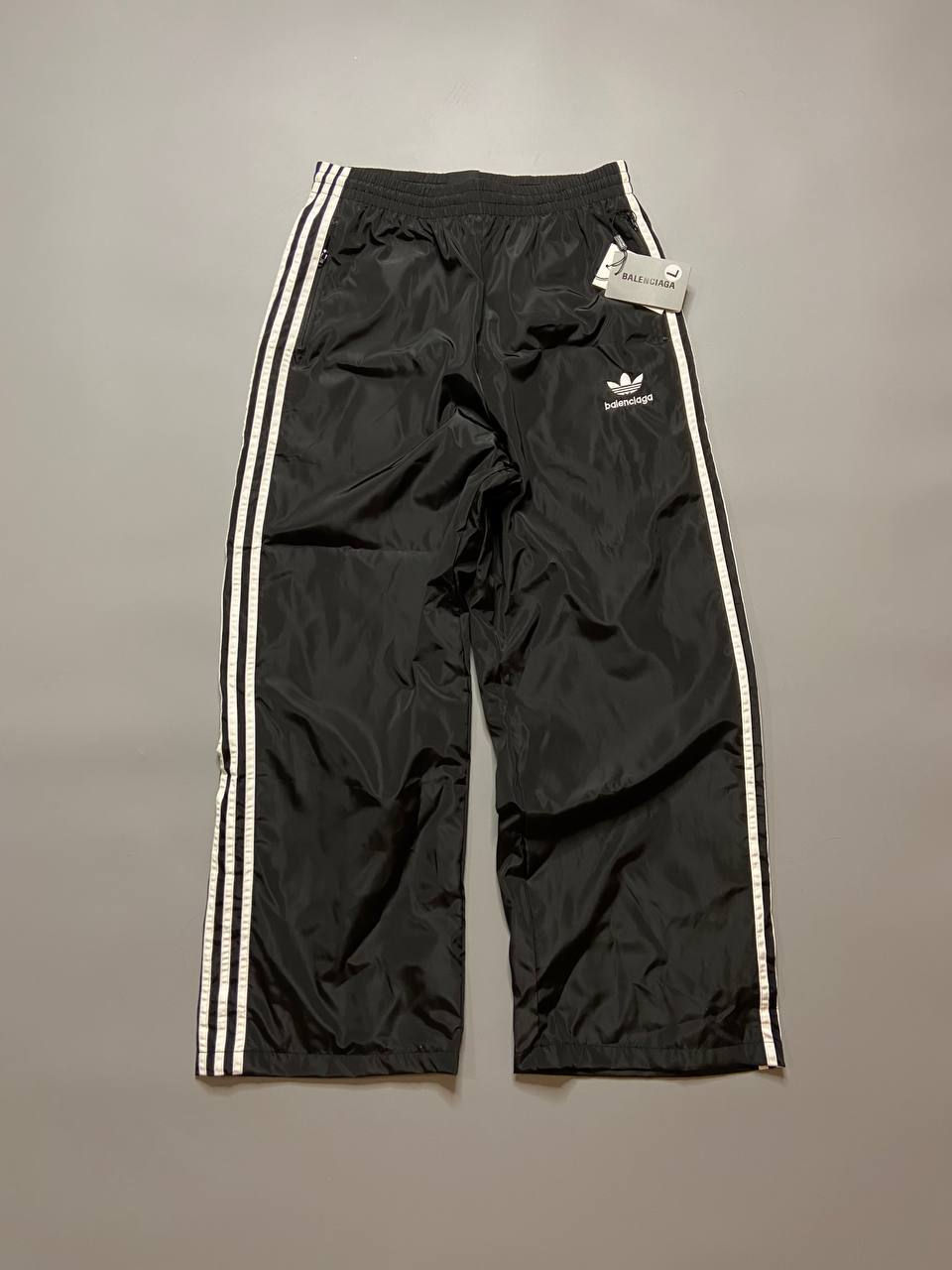 Pantaloni Adidas x Balenciaga foto 0