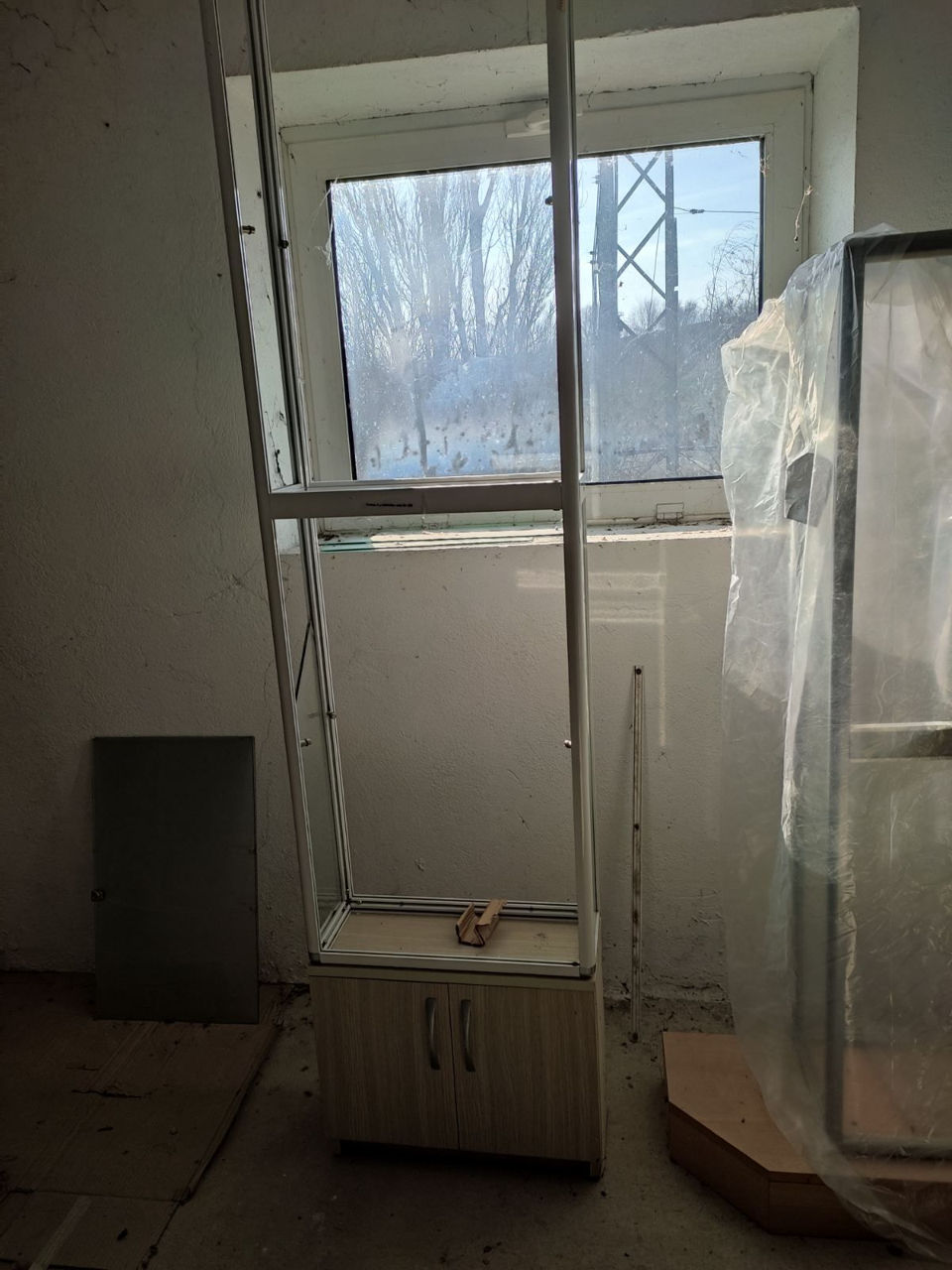 Стеллажи торговые, офисная мебель, витрины стеклянные б/у. foto 4